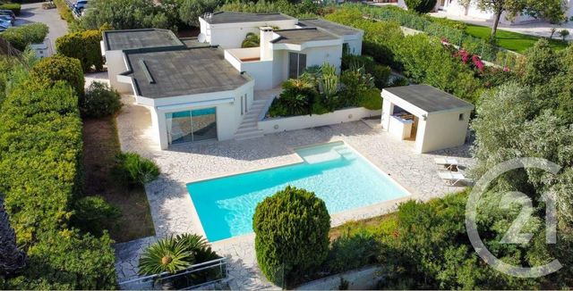 maison à vendre - 6 pièces - 191.0 m2 - CAVALAIRE SUR MER - 83 - PROVENCE-ALPES-COTE-D-AZUR - Century 21 Bianchi Transactions