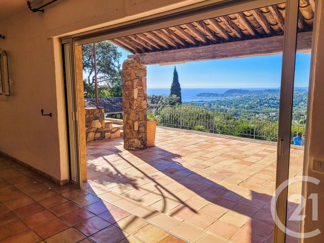 maison à vendre - 6 pièces - 197.38 m2 - CAVALAIRE SUR MER - 83 - PROVENCE-ALPES-COTE-D-AZUR - Century 21 Bianchi Transactions
