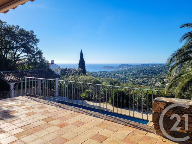 maison à vendre - 6 pièces - 197.38 m2 - CAVALAIRE SUR MER - 83 - PROVENCE-ALPES-COTE-D-AZUR - Century 21 Bianchi Transactions