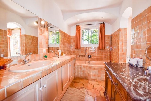 maison à vendre - 6 pièces - 197.38 m2 - CAVALAIRE SUR MER - 83 - PROVENCE-ALPES-COTE-D-AZUR - Century 21 Bianchi Transactions