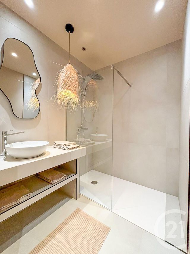 Afficher la photo en grand Appartement F3 à vendre - 3 pièces - 97.18 m2 - CAVALAIRE SUR MER - 83 - PROVENCE-ALPES-COTE-D-AZUR - Century 21 Bianchi Transactions