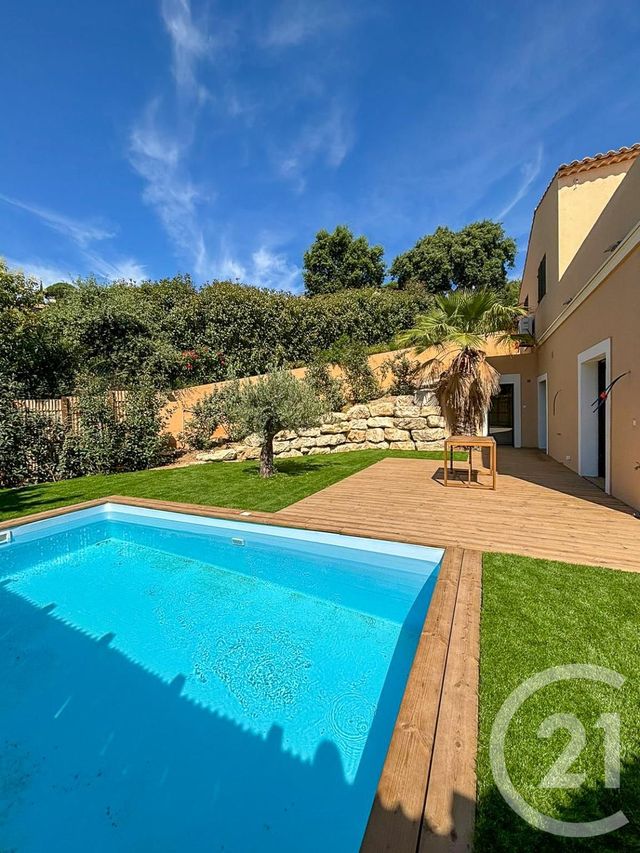 Afficher la photo en grand Appartement F3 à vendre - 3 pièces - 97.18 m2 - CAVALAIRE SUR MER - 83 - PROVENCE-ALPES-COTE-D-AZUR - Century 21 Bianchi Transactions