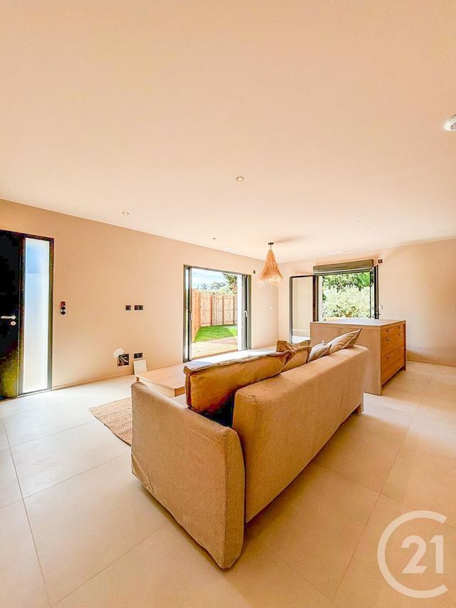 Afficher la photo en grand Appartement F3 à vendre - 3 pièces - 97.18 m2 - CAVALAIRE SUR MER - 83 - PROVENCE-ALPES-COTE-D-AZUR - Century 21 Bianchi Transactions