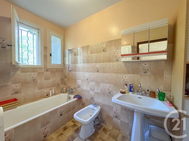 Afficher la photo en grand maison à vendre - 6 pièces - 140.0 m2 - CAVALAIRE SUR MER - 83 - PROVENCE-ALPES-COTE-D-AZUR - Century 21 Bianchi Transactions