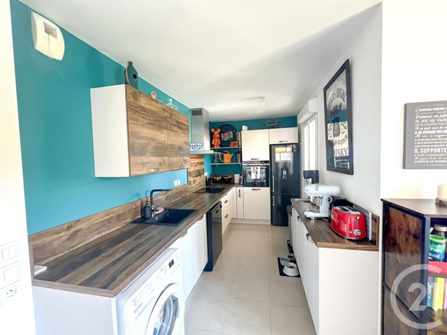 Afficher la photo en grand Appartement T3 à vendre - 3 pièces - 61.1 m2 - LA CROIX VALMER - 83 - PROVENCE-ALPES-COTE-D-AZUR - Century 21 Bianchi Transactions