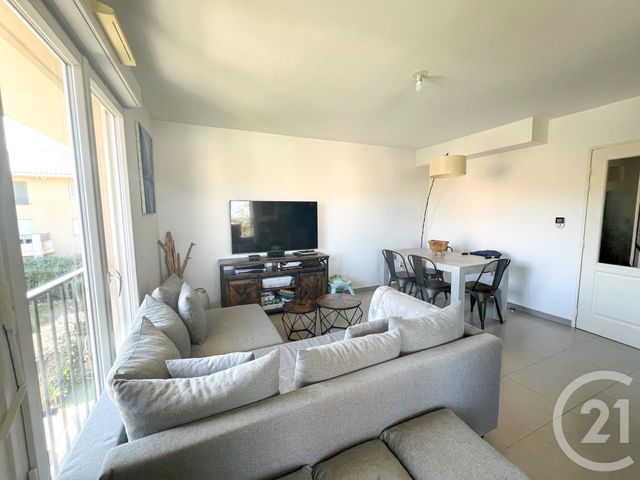 Afficher la photo en grand Appartement T3 à vendre - 3 pièces - 61.1 m2 - LA CROIX VALMER - 83 - PROVENCE-ALPES-COTE-D-AZUR - Century 21 Bianchi Transactions