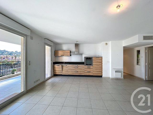 Appartement T3 à vendre - 3 pièces - 64.15 m2 - CAVALAIRE SUR MER - 83 - PROVENCE-ALPES-COTE-D-AZUR - Century 21 Bianchi Transactions