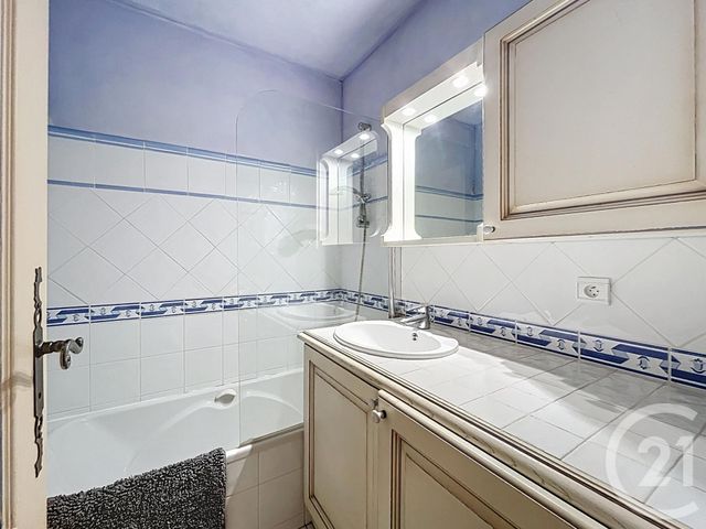 Appartement T4 à vendre - 4 pièces - 52.0 m2 - CAVALAIRE SUR MER - 83 - PROVENCE-ALPES-COTE-D-AZUR - Century 21 Bianchi Transactions