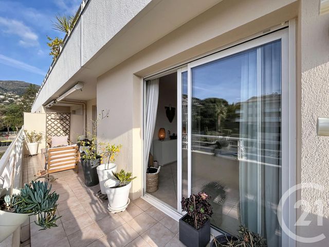 Appartement T3 à vendre - 3 pièces - 60.14 m2 - CAVALAIRE SUR MER - 83 - PROVENCE-ALPES-COTE-D-AZUR - Century 21 Bianchi Transactions