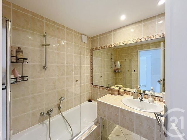 Appartement T3 à vendre - 3 pièces - 60.14 m2 - CAVALAIRE SUR MER - 83 - PROVENCE-ALPES-COTE-D-AZUR - Century 21 Bianchi Transactions