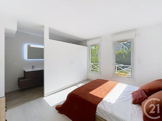 Appartement T4 à vendre - 3 pièces - 84.07 m2 - CAVALAIRE SUR MER - 83 - PROVENCE-ALPES-COTE-D-AZUR - Century 21 Bianchi Transactions