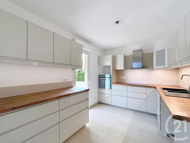 Appartement T4 à vendre - 3 pièces - 84.07 m2 - CAVALAIRE SUR MER - 83 - PROVENCE-ALPES-COTE-D-AZUR - Century 21 Bianchi Transactions