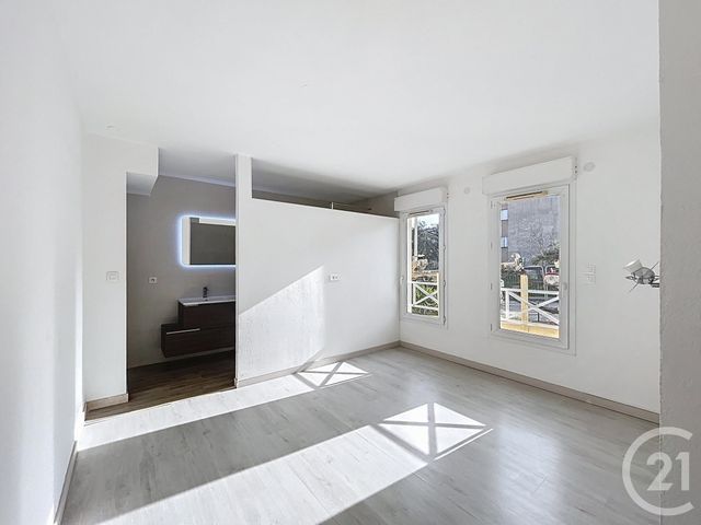 Appartement T4 à vendre - 3 pièces - 84.07 m2 - CAVALAIRE SUR MER - 83 - PROVENCE-ALPES-COTE-D-AZUR - Century 21 Bianchi Transactions