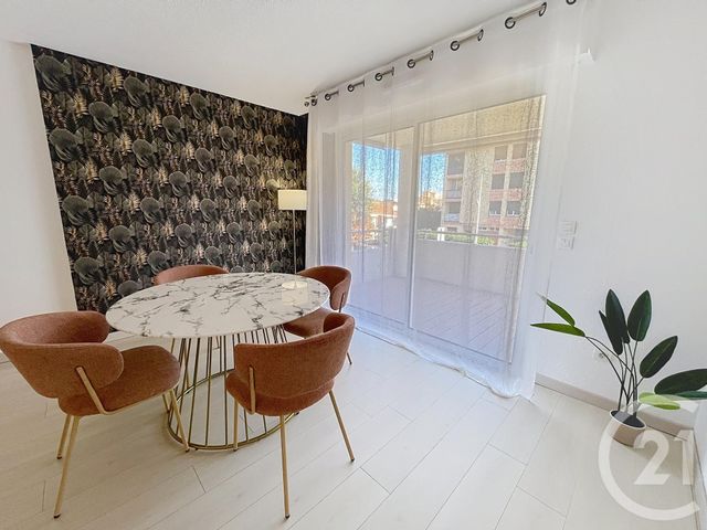 Appartement T4 à vendre - 3 pièces - 84.07 m2 - CAVALAIRE SUR MER - 83 - PROVENCE-ALPES-COTE-D-AZUR - Century 21 Bianchi Transactions