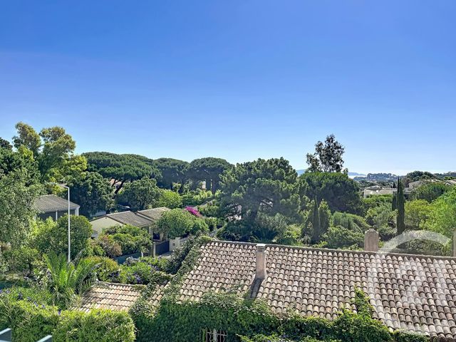 Appartement T3 à vendre - 3 pièces - 64.5 m2 - CAVALAIRE SUR MER - 83 - PROVENCE-ALPES-COTE-D-AZUR - Century 21 Bianchi Transactions