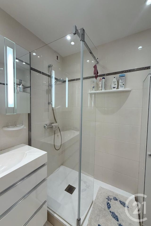 Appartement T4 à vendre - 4 pièces - 74.0 m2 - CAVALAIRE SUR MER - 83 - PROVENCE-ALPES-COTE-D-AZUR - Century 21 Bianchi Transactions