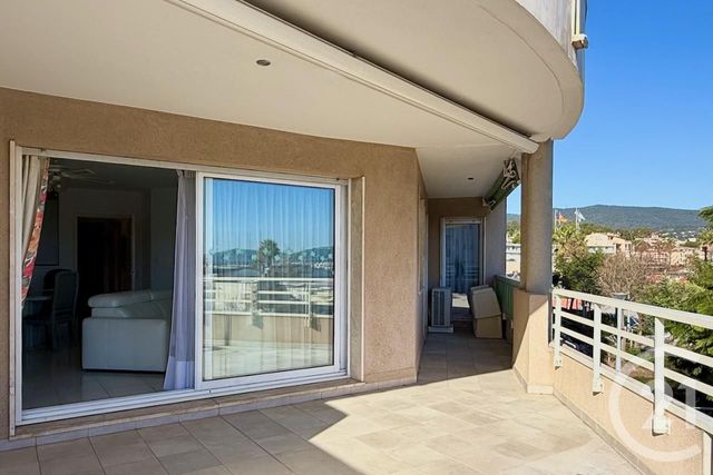 Appartement T4 à vendre - 4 pièces - 74.0 m2 - CAVALAIRE SUR MER - 83 - PROVENCE-ALPES-COTE-D-AZUR - Century 21 Bianchi Transactions