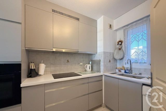 Appartement T4 à vendre - 4 pièces - 74.0 m2 - CAVALAIRE SUR MER - 83 - PROVENCE-ALPES-COTE-D-AZUR - Century 21 Bianchi Transactions