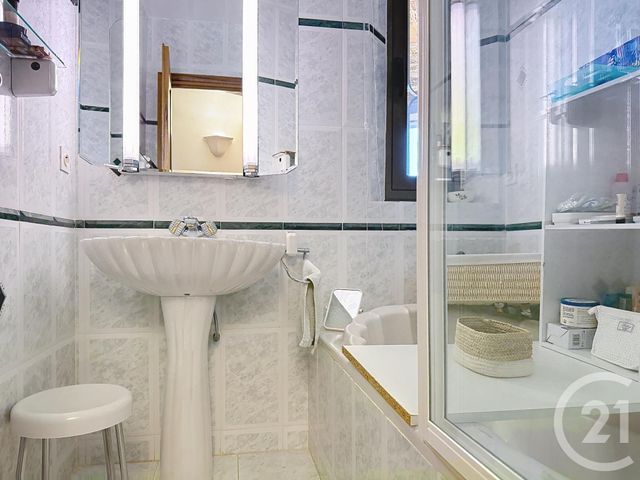 maison à vendre - 6 pièces - 175.0 m2 - CAVALAIRE SUR MER - 83 - PROVENCE-ALPES-COTE-D-AZUR - Century 21 Bianchi Transactions