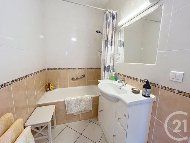 Appartement T4 à vendre - 4 pièces - 65.78 m2 - CAVALAIRE SUR MER - 83 - PROVENCE-ALPES-COTE-D-AZUR - Century 21 Bianchi Transactions