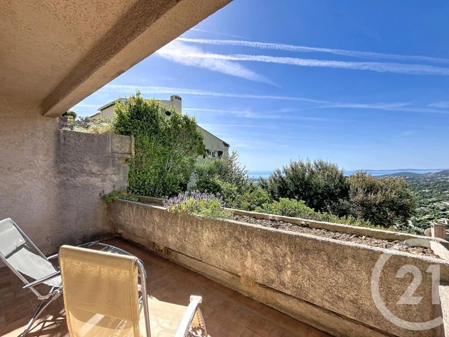 Appartement T4 à vendre - 4 pièces - 65.78 m2 - CAVALAIRE SUR MER - 83 - PROVENCE-ALPES-COTE-D-AZUR - Century 21 Bianchi Transactions