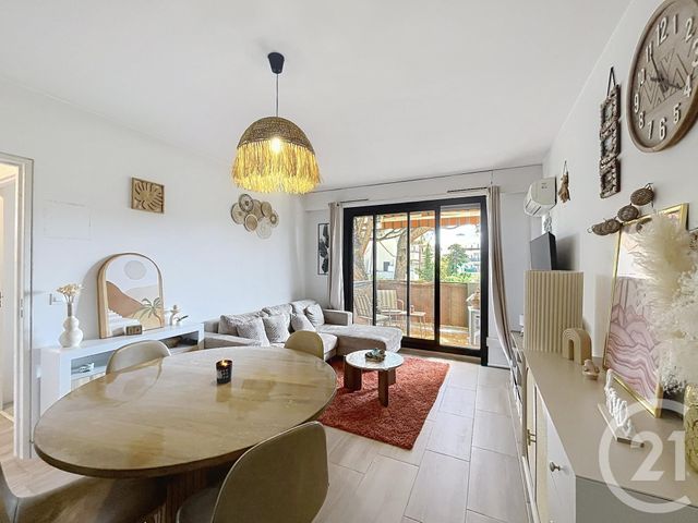 Appartement T3 à vendre - 3 pièces - 43.87 m2 - CAVALAIRE SUR MER - 83 - PROVENCE-ALPES-COTE-D-AZUR - Century 21 Bianchi Transactions