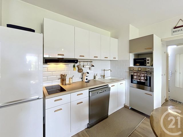 Appartement T3 à vendre - 3 pièces - 43.87 m2 - CAVALAIRE SUR MER - 83 - PROVENCE-ALPES-COTE-D-AZUR - Century 21 Bianchi Transactions