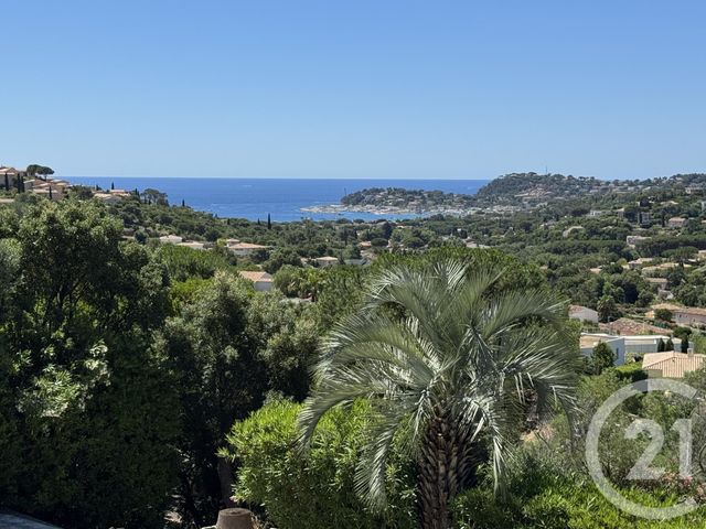 maison à vendre - 6 pièces - 175.0 m2 - CAVALAIRE SUR MER - 83 - PROVENCE-ALPES-COTE-D-AZUR - Century 21 Bianchi Transactions