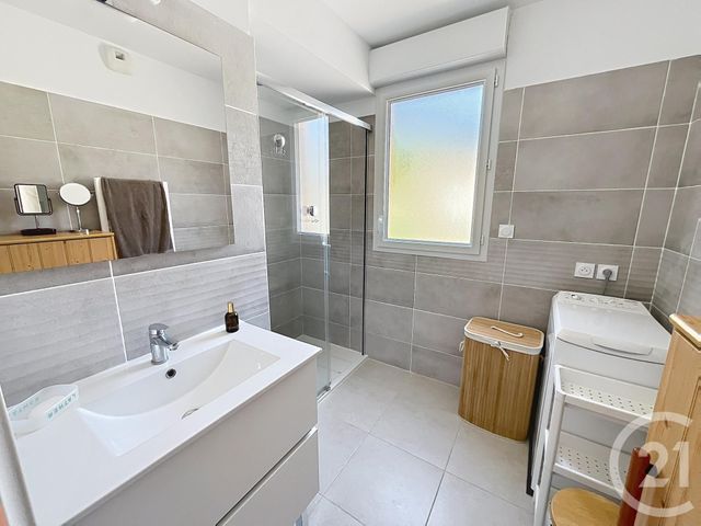 Appartement T3 à vendre - 3 pièces - 65.22 m2 - CAVALAIRE SUR MER - 83 - PROVENCE-ALPES-COTE-D-AZUR - Century 21 Bianchi Transactions
