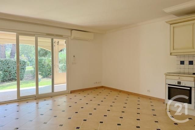 Appartement T3 à vendre - 3 pièces - 51.0 m2 - CAVALAIRE SUR MER - 83 - PROVENCE-ALPES-COTE-D-AZUR - Century 21 Bianchi Transactions