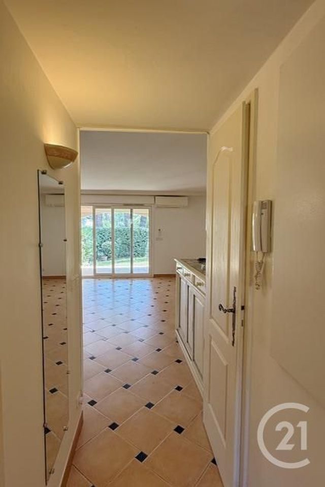 Appartement T3 à vendre - 3 pièces - 51.0 m2 - CAVALAIRE SUR MER - 83 - PROVENCE-ALPES-COTE-D-AZUR - Century 21 Bianchi Transactions