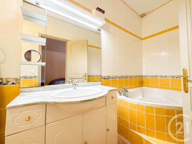 maison à vendre - 8 pièces - 184.0 m2 - CAVALAIRE SUR MER - 83 - PROVENCE-ALPES-COTE-D-AZUR - Century 21 Bianchi Transactions