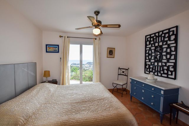 maison à vendre - 6 pièces - 165.0 m2 - CAVALAIRE SUR MER - 83 - PROVENCE-ALPES-COTE-D-AZUR - Century 21 Bianchi Transactions