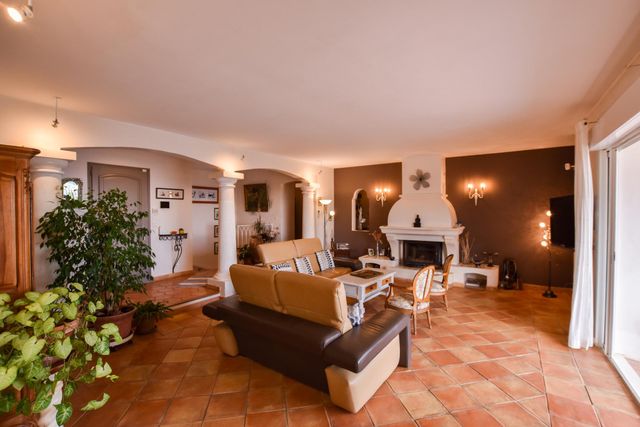 maison à vendre - 6 pièces - 165.0 m2 - CAVALAIRE SUR MER - 83 - PROVENCE-ALPES-COTE-D-AZUR - Century 21 Bianchi Transactions