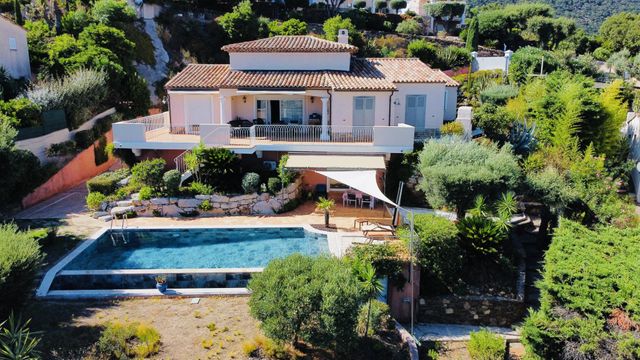 maison à vendre - 6 pièces - 165.0 m2 - CAVALAIRE SUR MER - 83 - PROVENCE-ALPES-COTE-D-AZUR - Century 21 Bianchi Transactions