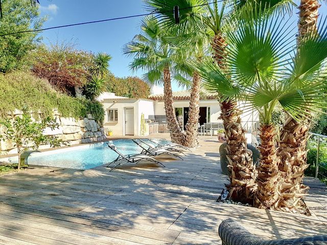 maison à vendre - 7 pièces - 200.0 m2 - CAVALAIRE SUR MER - 83 - PROVENCE-ALPES-COTE-D-AZUR - Century 21 Bianchi Transactions