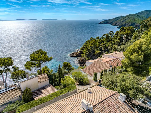 maison à vendre - 11 pièces - 317.0 m2 - CAVALAIRE SUR MER - 83 - PROVENCE-ALPES-COTE-D-AZUR - Century 21 Bianchi Transactions