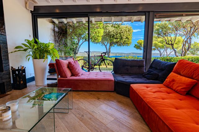 maison à vendre - 11 pièces - 317.0 m2 - CAVALAIRE SUR MER - 83 - PROVENCE-ALPES-COTE-D-AZUR - Century 21 Bianchi Transactions