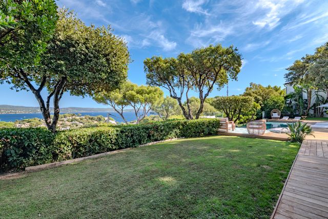 maison à vendre - 11 pièces - 317.0 m2 - CAVALAIRE SUR MER - 83 - PROVENCE-ALPES-COTE-D-AZUR - Century 21 Bianchi Transactions