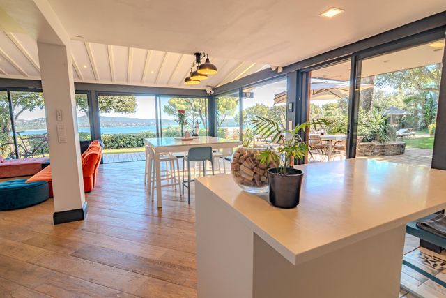 maison à vendre - 11 pièces - 317.0 m2 - CAVALAIRE SUR MER - 83 - PROVENCE-ALPES-COTE-D-AZUR - Century 21 Bianchi Transactions