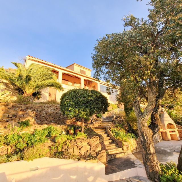 maison à vendre - 5 pièces - 160.0 m2 - CAVALAIRE SUR MER - 83 - PROVENCE-ALPES-COTE-D-AZUR - Century 21 Bianchi Transactions