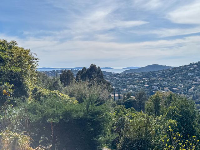 maison à vendre - 5 pièces - 160.0 m2 - CAVALAIRE SUR MER - 83 - PROVENCE-ALPES-COTE-D-AZUR - Century 21 Bianchi Transactions