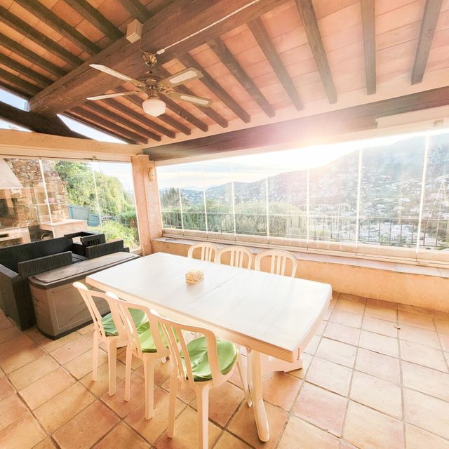 maison à vendre - 5 pièces - 160.0 m2 - CAVALAIRE SUR MER - 83 - PROVENCE-ALPES-COTE-D-AZUR - Century 21 Bianchi Transactions