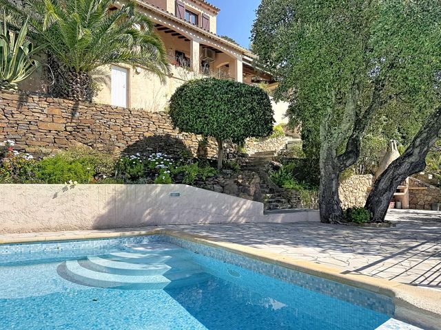 maison à vendre - 5 pièces - 160.0 m2 - CAVALAIRE SUR MER - 83 - PROVENCE-ALPES-COTE-D-AZUR - Century 21 Bianchi Transactions