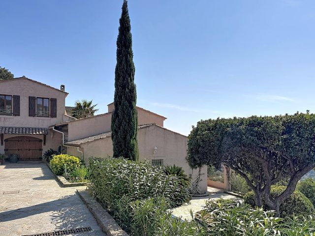 maison à vendre - 5 pièces - 160.0 m2 - CAVALAIRE SUR MER - 83 - PROVENCE-ALPES-COTE-D-AZUR - Century 21 Bianchi Transactions