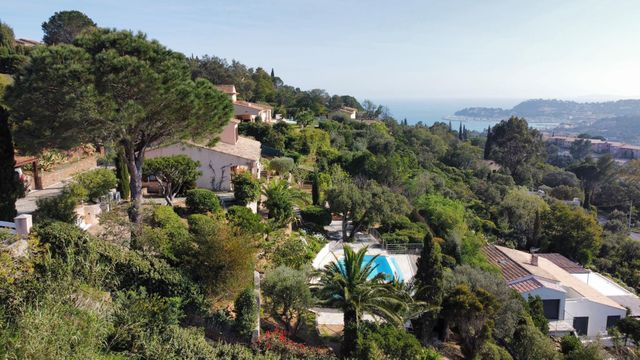 maison à vendre - 5 pièces - 160.0 m2 - CAVALAIRE SUR MER - 83 - PROVENCE-ALPES-COTE-D-AZUR - Century 21 Bianchi Transactions