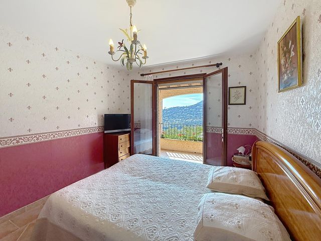 maison à vendre - 5 pièces - 160.0 m2 - CAVALAIRE SUR MER - 83 - PROVENCE-ALPES-COTE-D-AZUR - Century 21 Bianchi Transactions