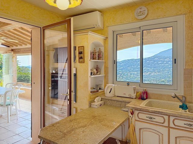 maison à vendre - 5 pièces - 160.0 m2 - CAVALAIRE SUR MER - 83 - PROVENCE-ALPES-COTE-D-AZUR - Century 21 Bianchi Transactions
