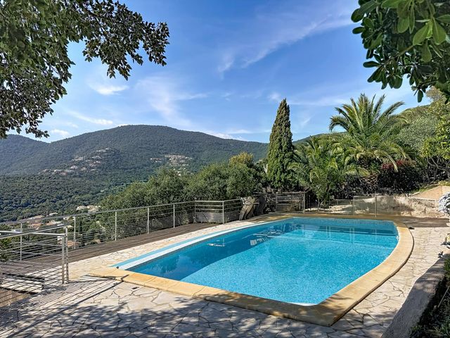 maison à vendre - 5 pièces - 160.0 m2 - CAVALAIRE SUR MER - 83 - PROVENCE-ALPES-COTE-D-AZUR - Century 21 Bianchi Transactions