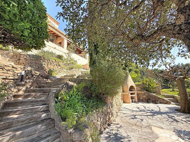 maison à vendre - 5 pièces - 160.0 m2 - CAVALAIRE SUR MER - 83 - PROVENCE-ALPES-COTE-D-AZUR - Century 21 Bianchi Transactions